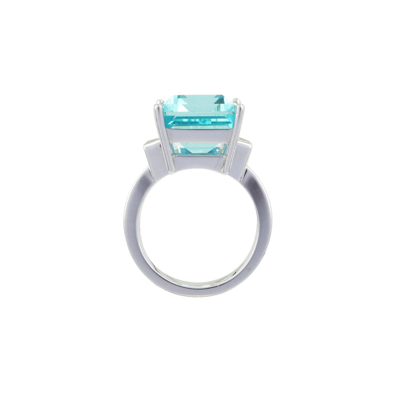 Fine quality Santa Maria Aquamarine and Diamond ring